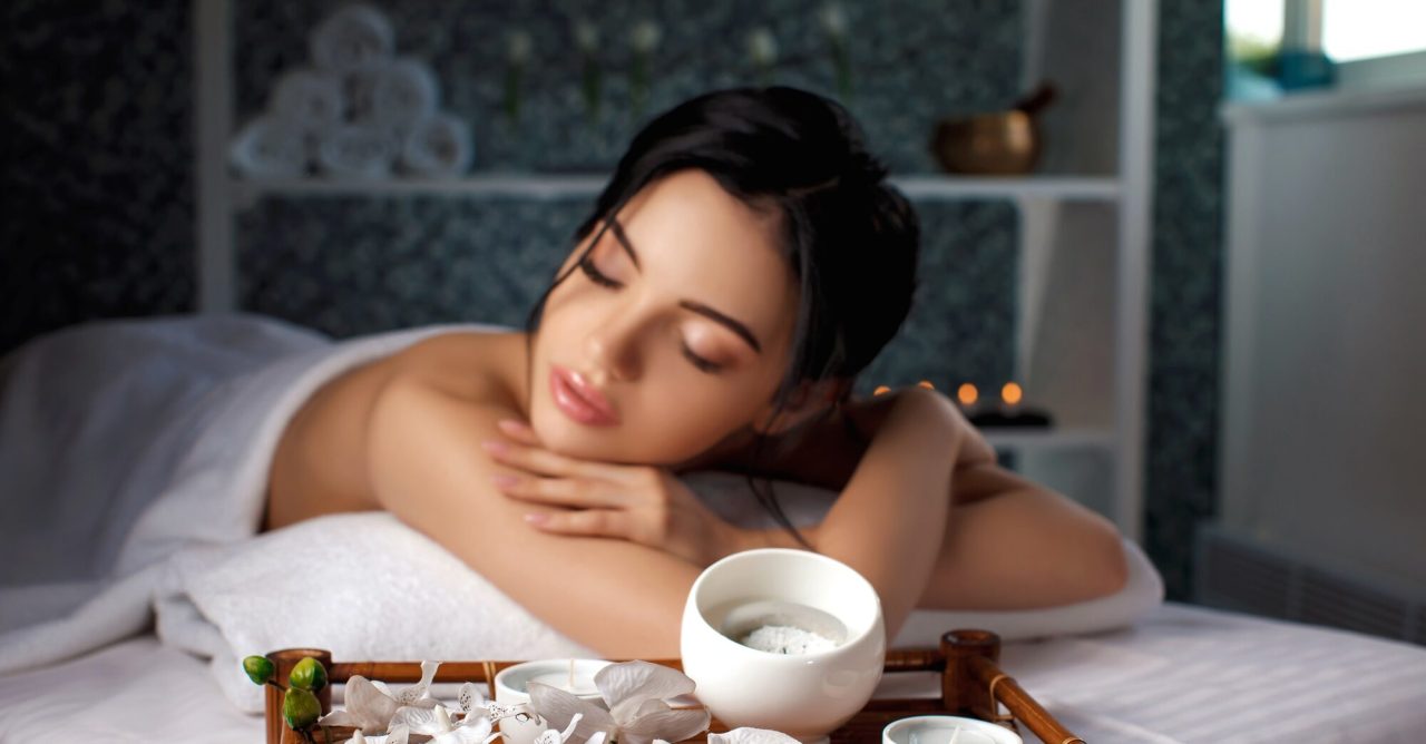 How to Choose the Best Spa in Delhi for Home Spa Services